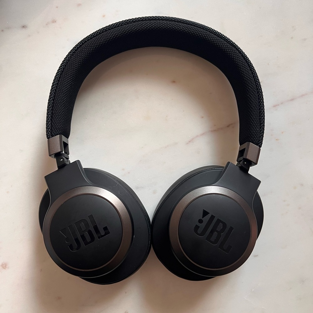 Like New. JBL Live 650BTNC Wireless active noise canceling ANC Headphones - Picture 2 of 4